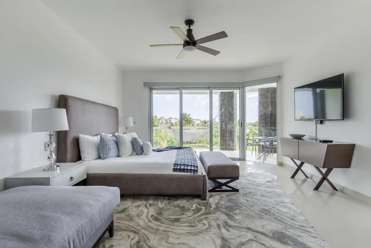Mareazul Beach Front Condos At Плая-дель-Кармен
