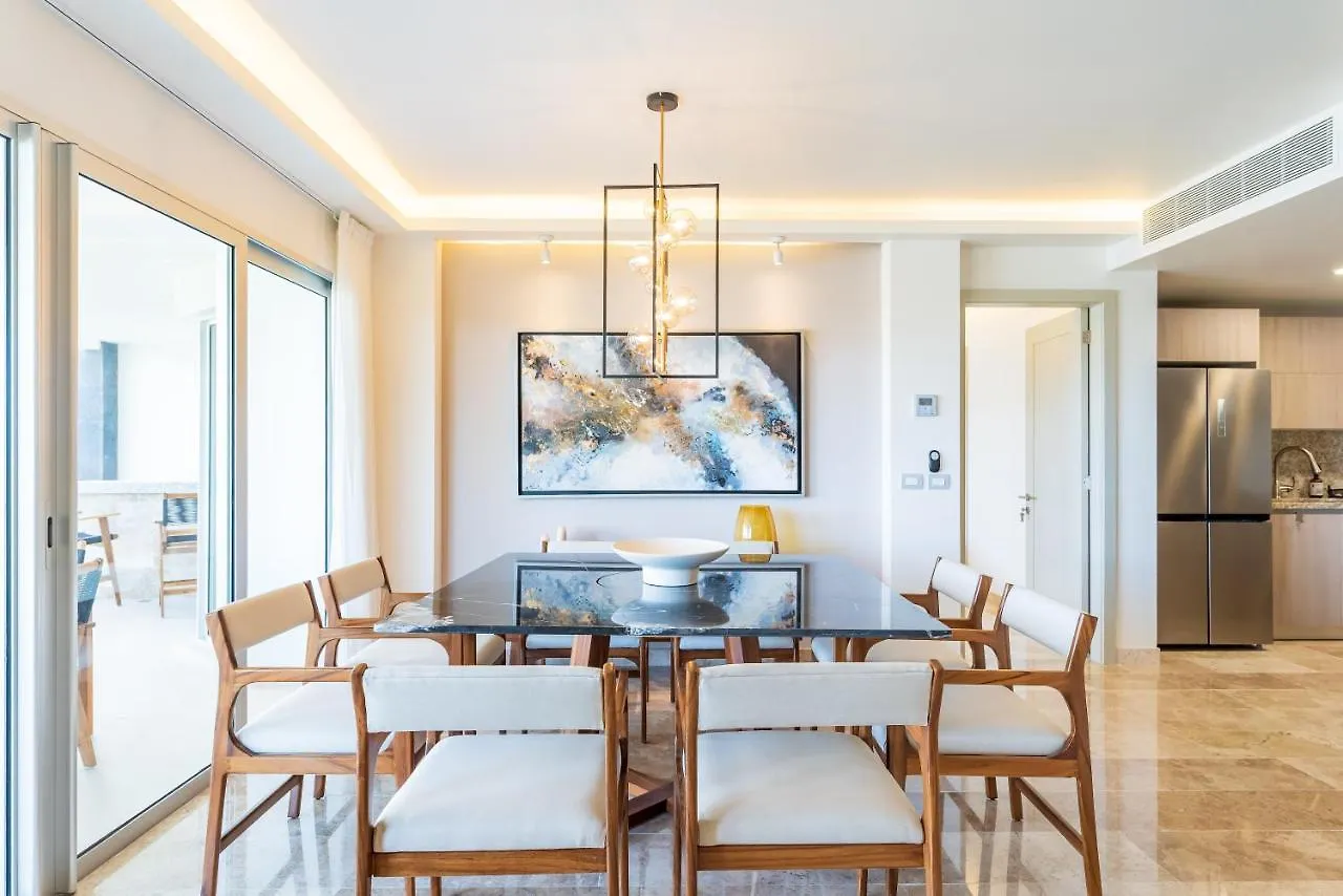 Апарт-отель Mareazul Beach Front Condos At Плая-дель-Кармен