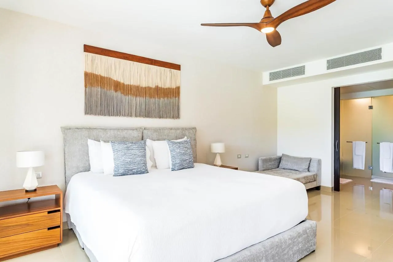 ** Апарт-отель Mareazul Beach Front Condos At Плая-дель-Кармен Мексика