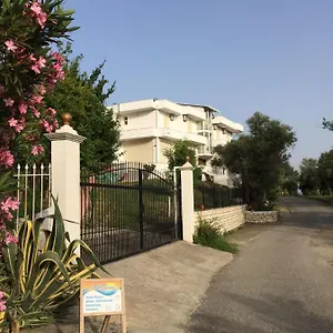 Qerana's Rooms: Corner Of Nature Hotel Golem (Tirana)