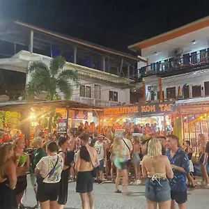 Revolution Auberge de jeunesse Koh Tao